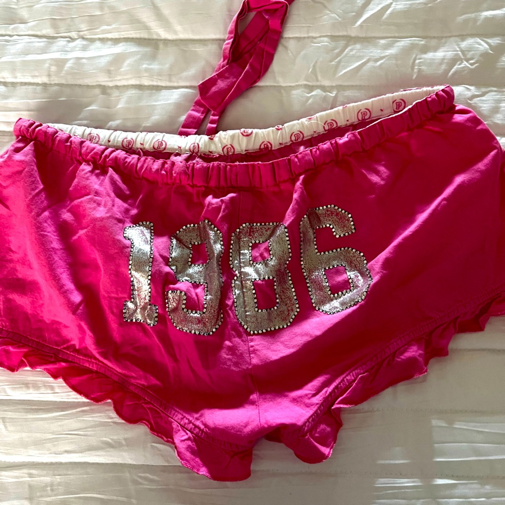Pink shorts M